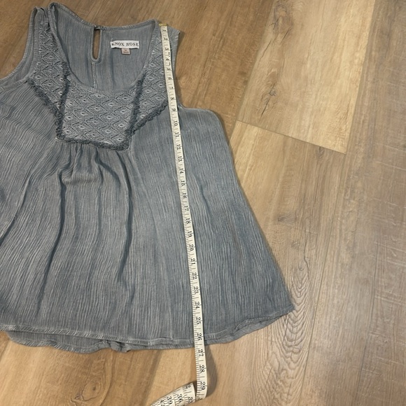 **SOLD ON MERCARI**Knox Rose gray flowy boho sleeveless women’s top size medium - Picture 8 of 8